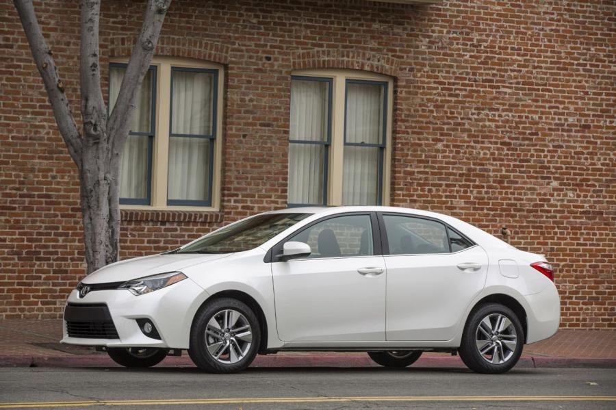  Toyota Corolla 2014 года  (фото 131 из 212)